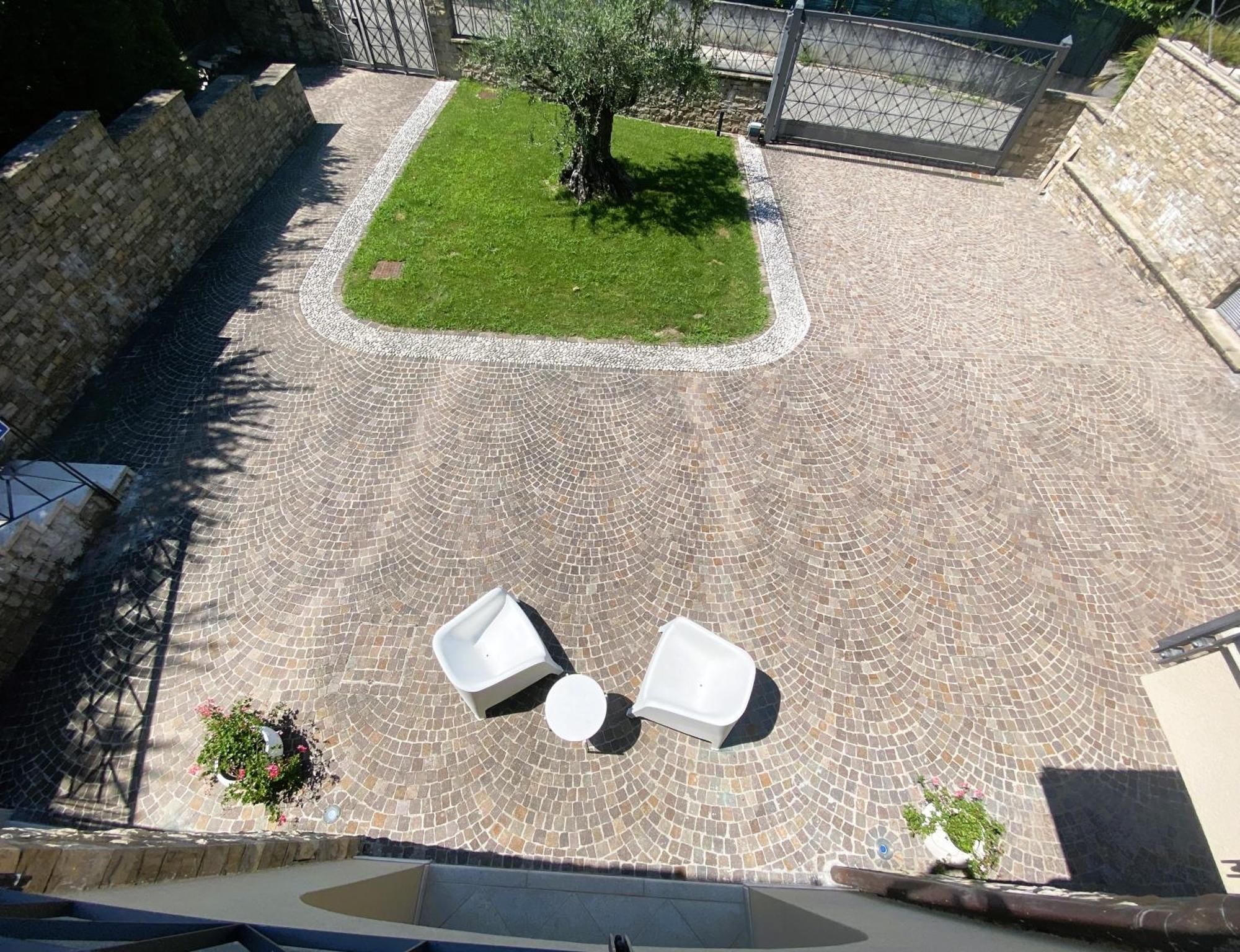 Vela Di Soleville Camere Con E Senza Vista Lago Con Ristorante & Pizzeria Sale Marasino Zewnętrze zdjęcie